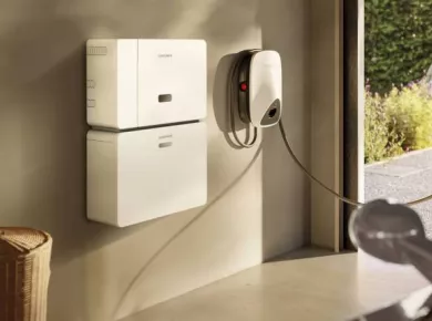 Reserve-4-kWh_Battery-Inverter-Drive_Wall-Mount_Garage
