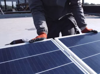 SunPower Installer with Performance Solar Panel SunPower Installer with Performance Solar Panel